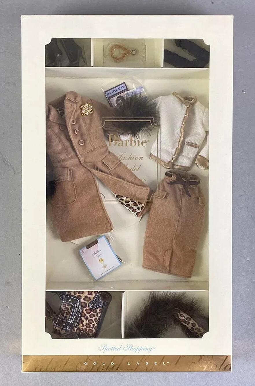 Barbie Silkstone Fashion Model Barbie Spotted Shopping Fashion Gold Label